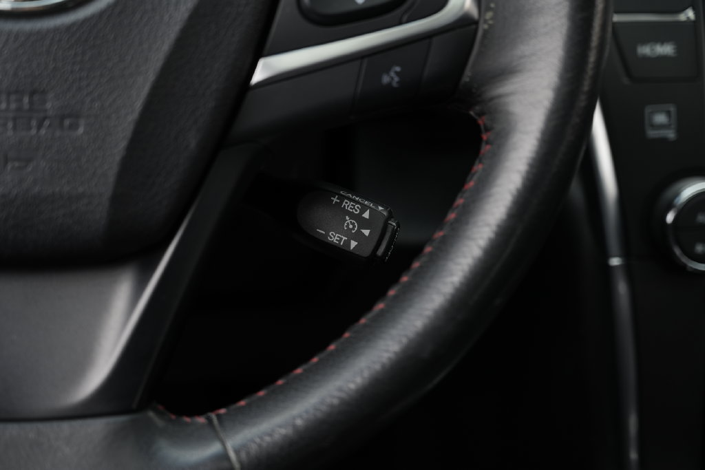 Used 2015 Toyota Camry XSE FWD image 46