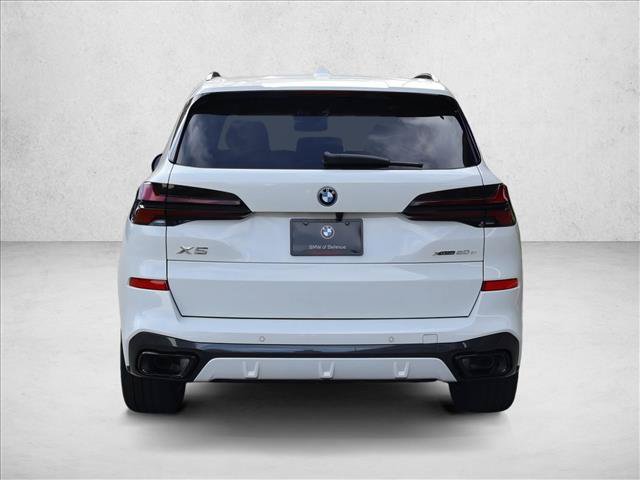New 2026 BMW X5 xDrive50e w/ M Sport Package AWD/4WD image 7