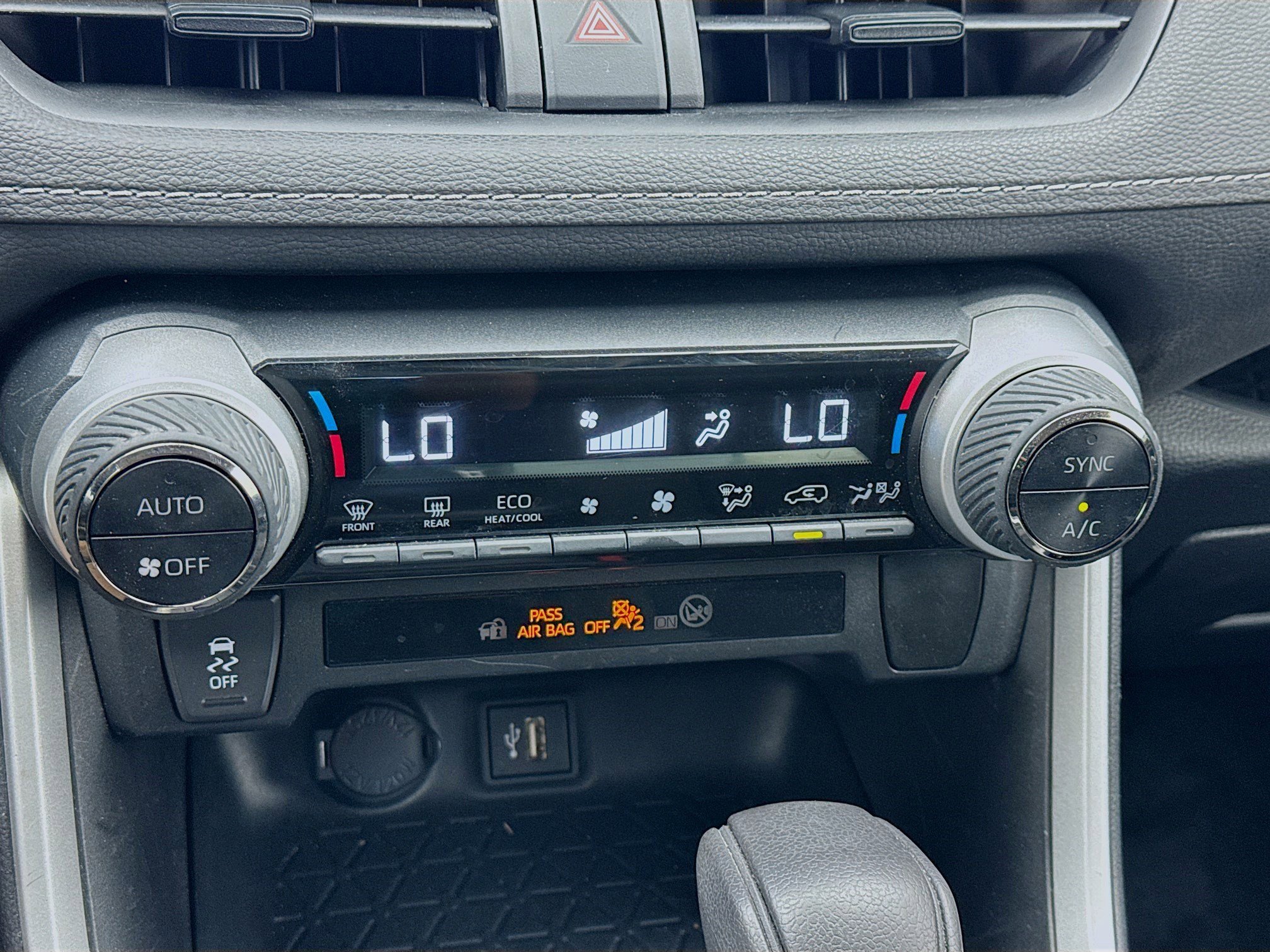 Used 2023 Toyota RAV4 LE image 12