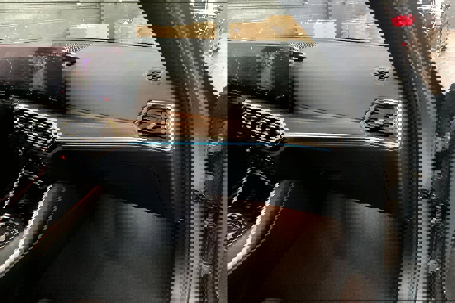 Used 2023 BMW 330e image 18