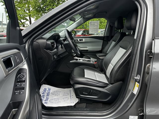 Used 2023 Ford Explorer XLT w/ Equipment Group 202A AWD/4WD image 19