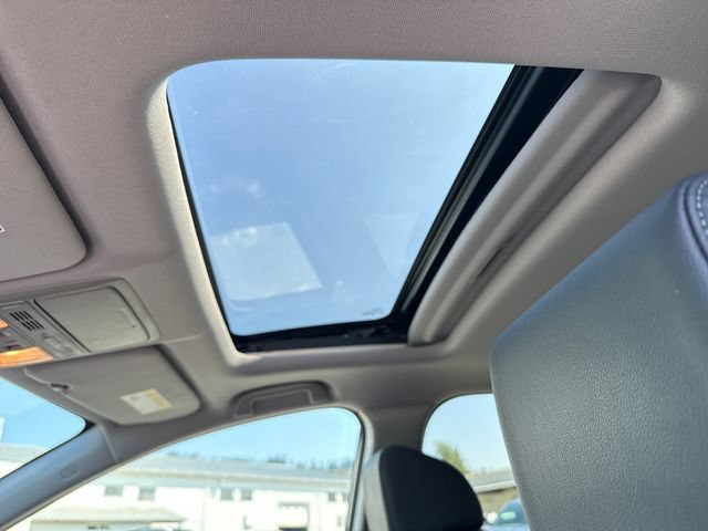 Used 2018 Honda CR-V Touring image 30