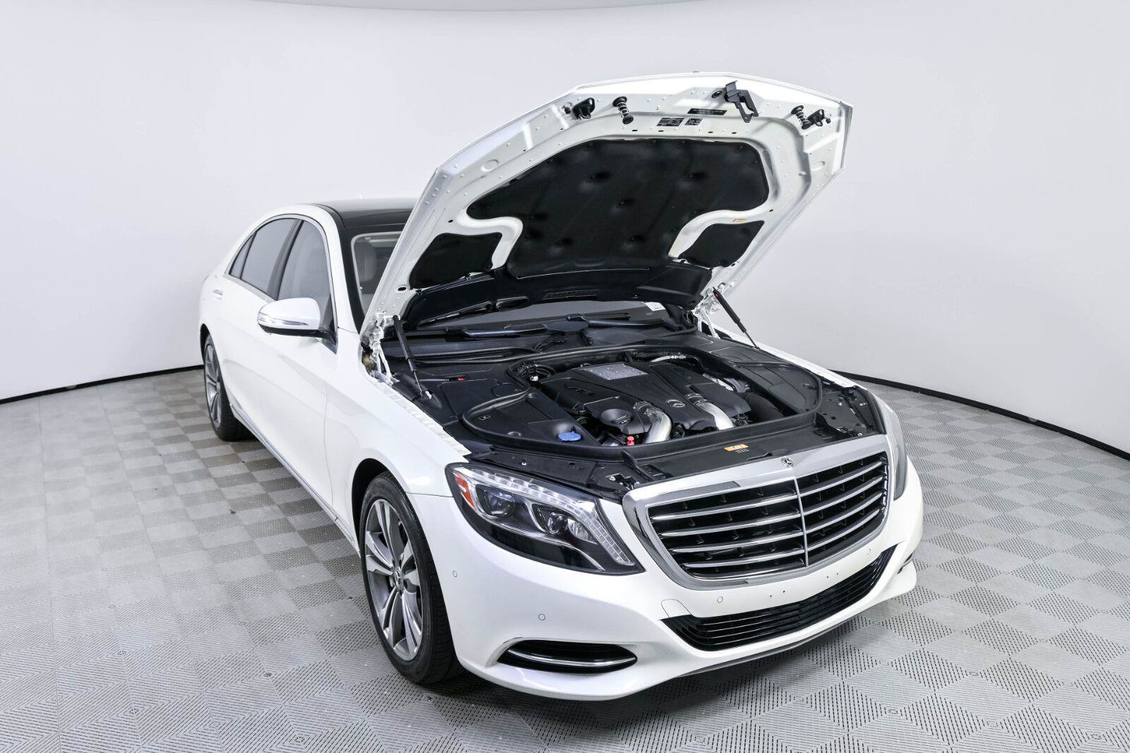 Used 2017 Mercedes-Benz S 550 Sedan w/ Premium Package image 33