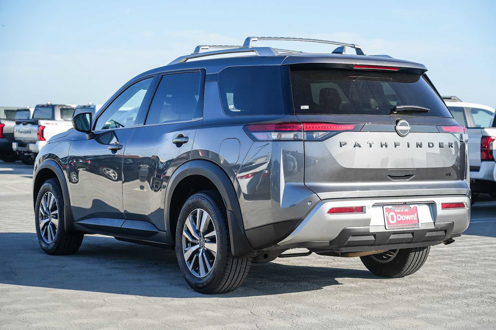 Used 2025 Nissan Pathfinder SL w/ Black Appearance Package FWD image 8
