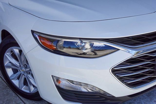 Used 2023 Chevrolet Malibu LT image 3