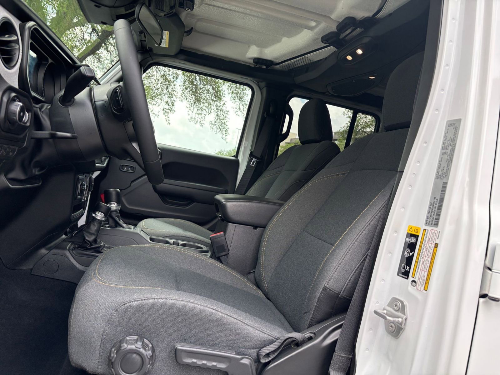 Used 2025 Jeep Wrangler Sport S image 22