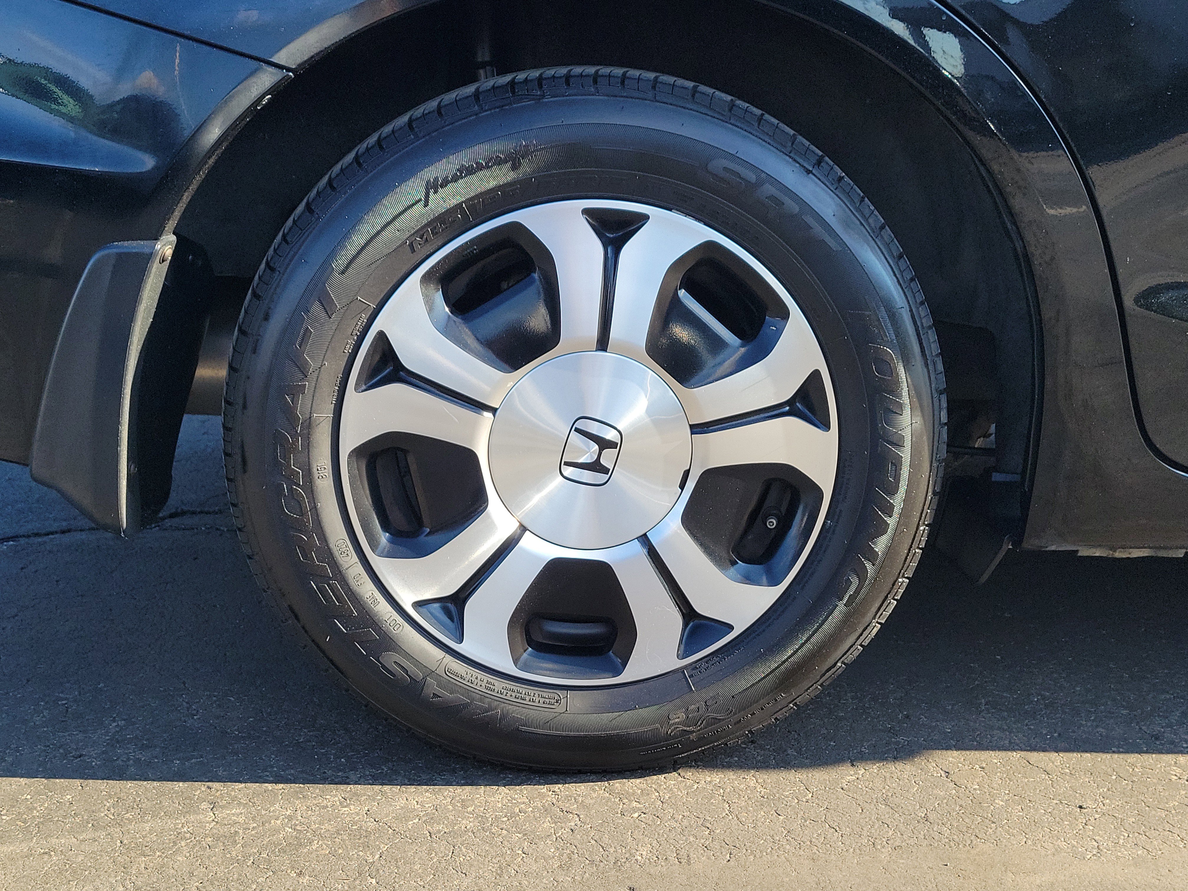 Used 2015 Honda Civic Hybrid Sedan image 5