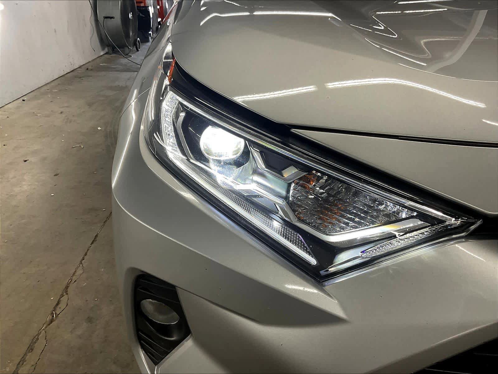 Used 2020 Toyota RAV4 XLE w/ Convenience Package AWD/4WD image 30