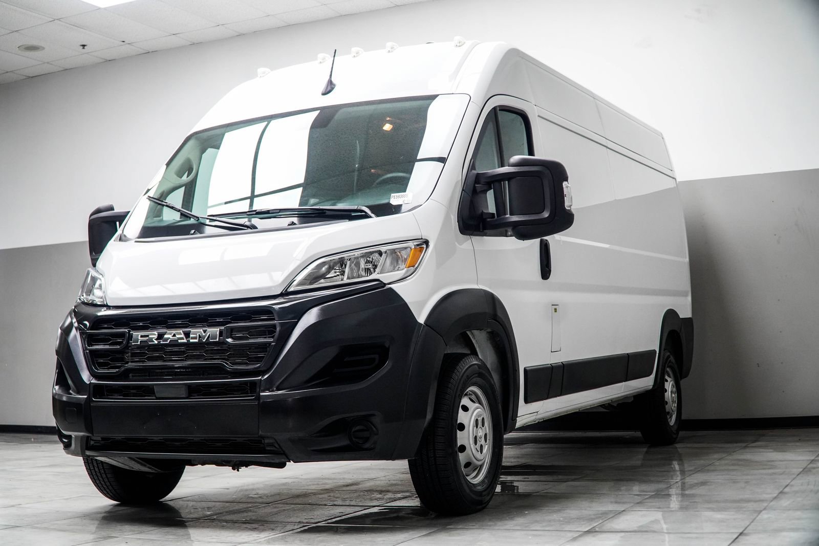 Used 2023 RAM ProMaster 2500 FWD image 9