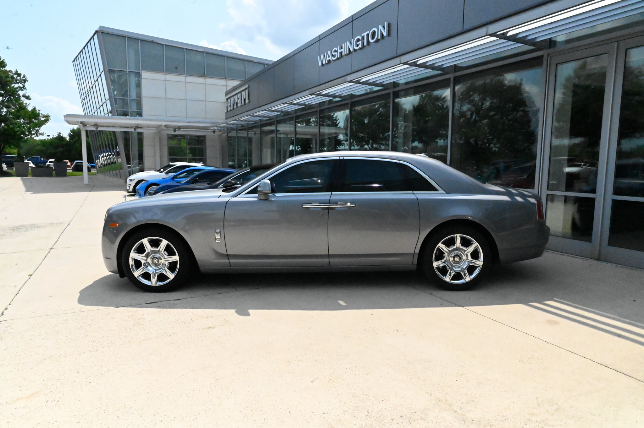 Used 2013 Rolls-Royce Ghost RWD image 2