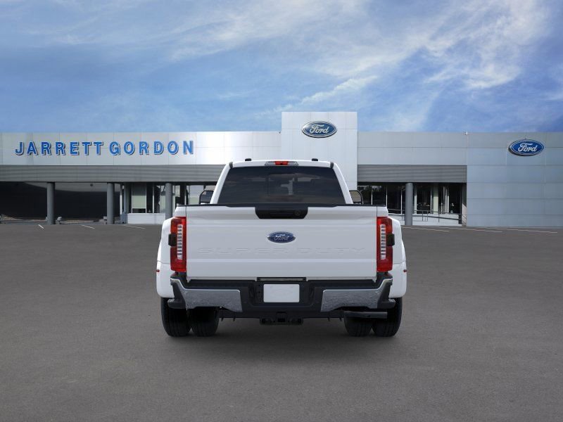 New 2026 Ford F350 XLT w/ XLT Premium Package AWD/4WD image 5