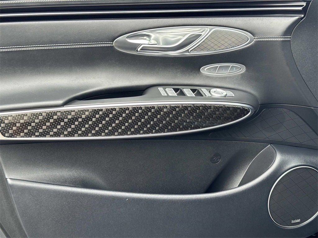 Used 2025 Genesis GV70 3.5T Sport w/ Sport Prestige Package image 15