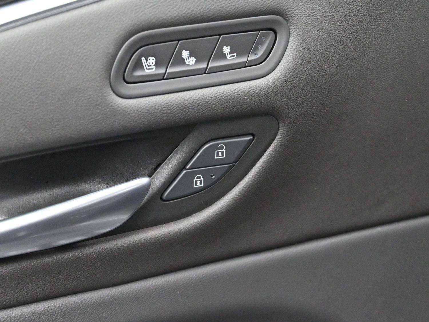 Certified 2024 Cadillac Escalade ESV Premium Luxury image 11