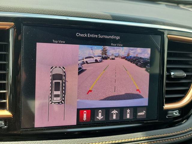 New 2027 Chrysler Pacifica Pinnacle w/ Theater Group FWD image 22