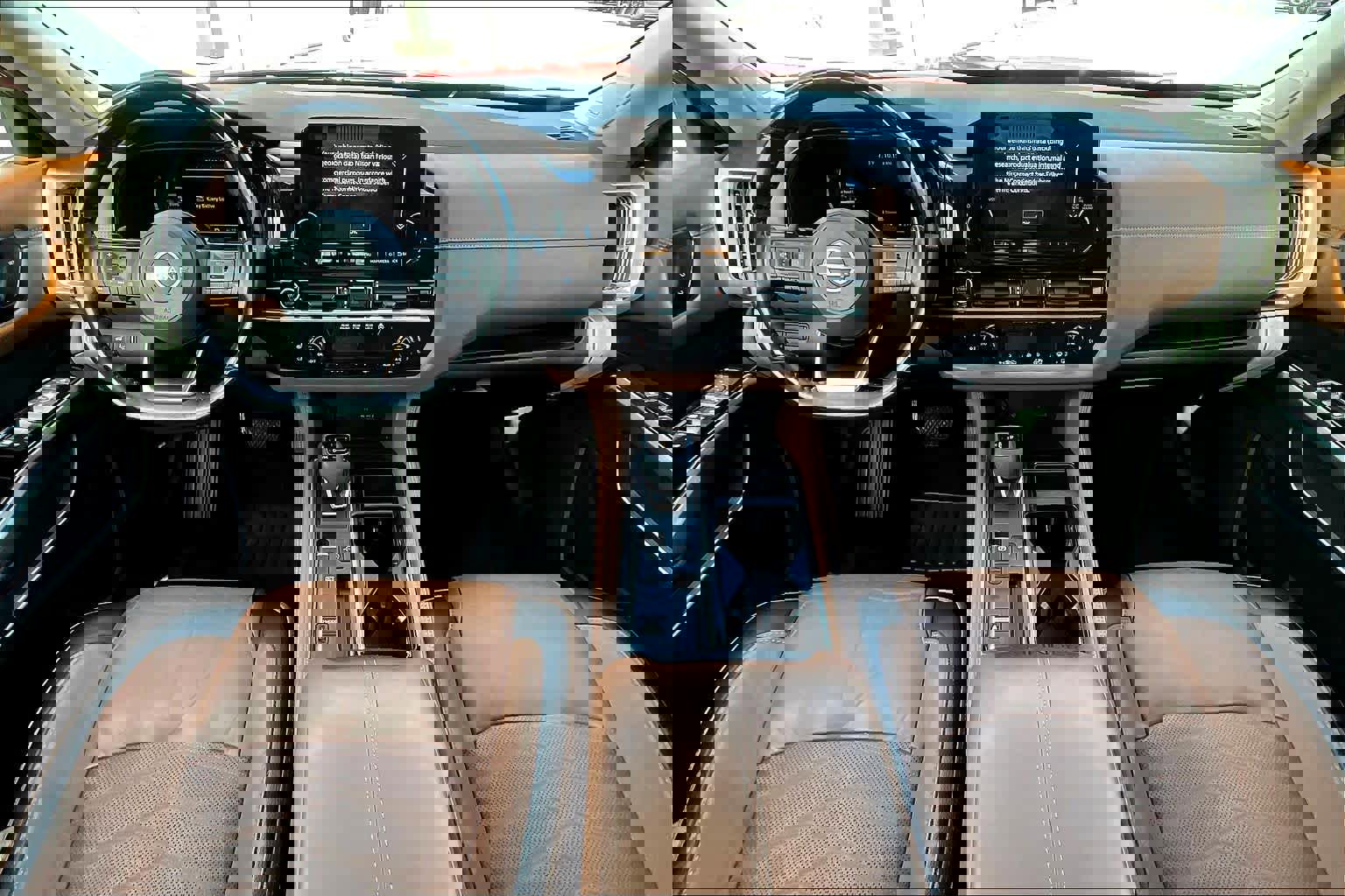 Used 2023 Nissan Pathfinder Platinum w/ Cargo Package FWD image 14