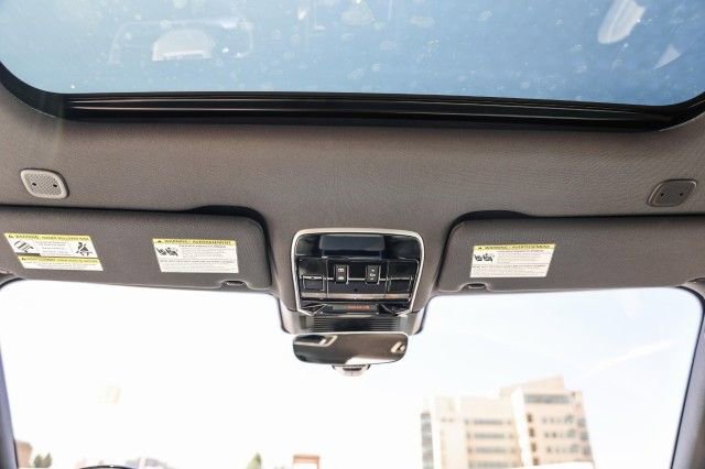 New 2025 Land Rover Range Rover SE image 17