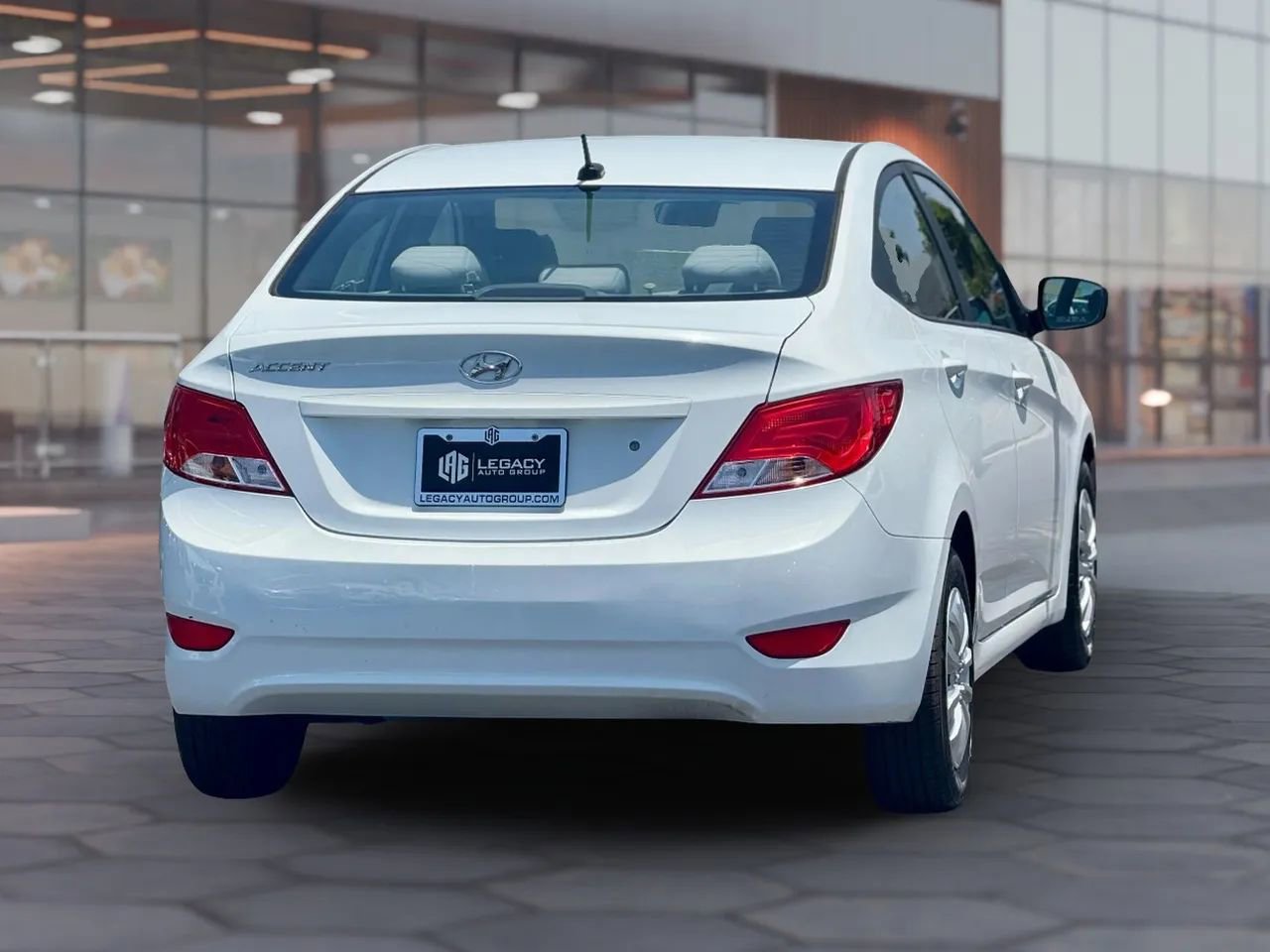 Used 2017 Hyundai Accent SE image 3