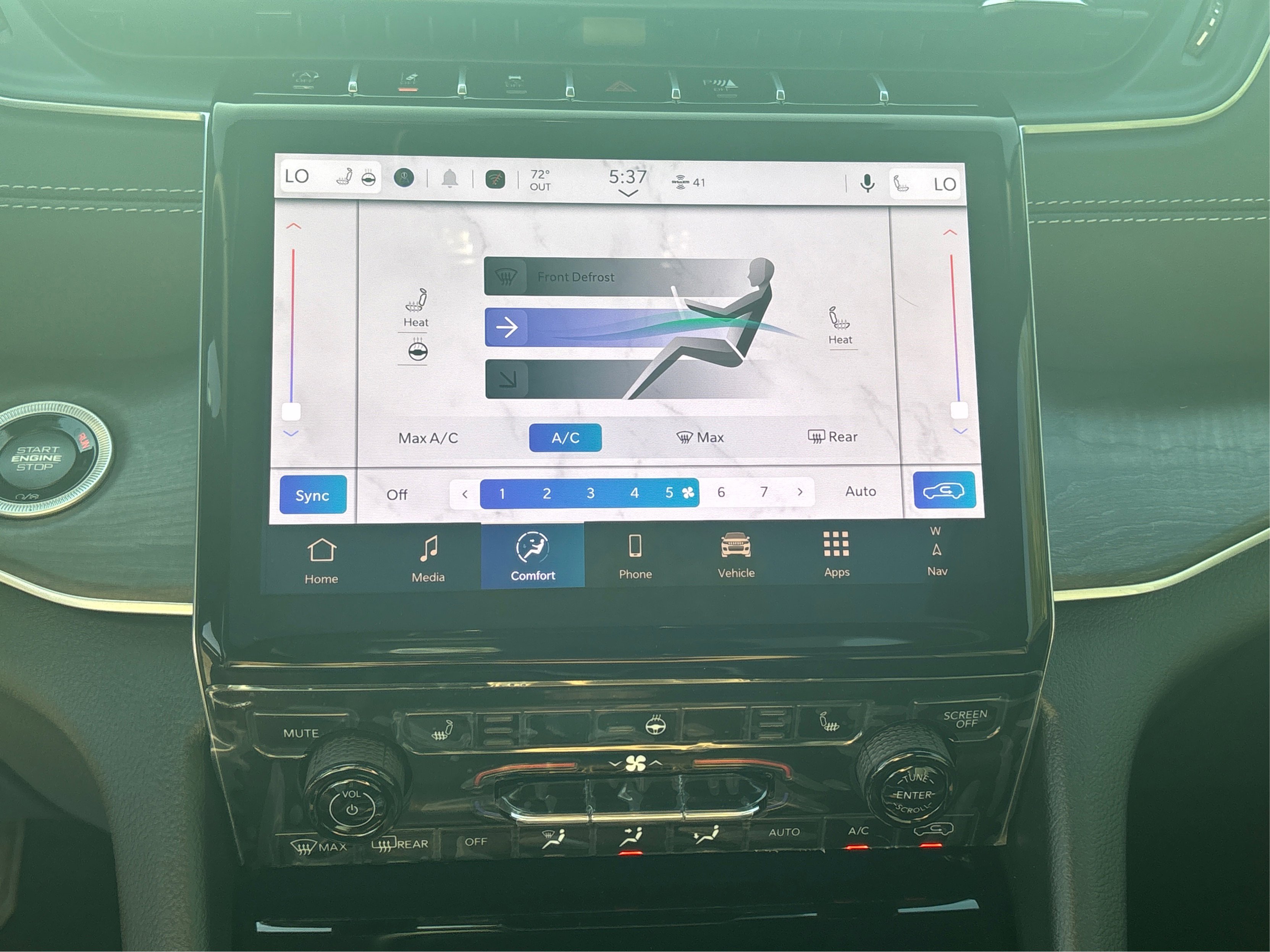 New 2025 Jeep Grand Cherokee Limited w/ Black Appearance Package image 42