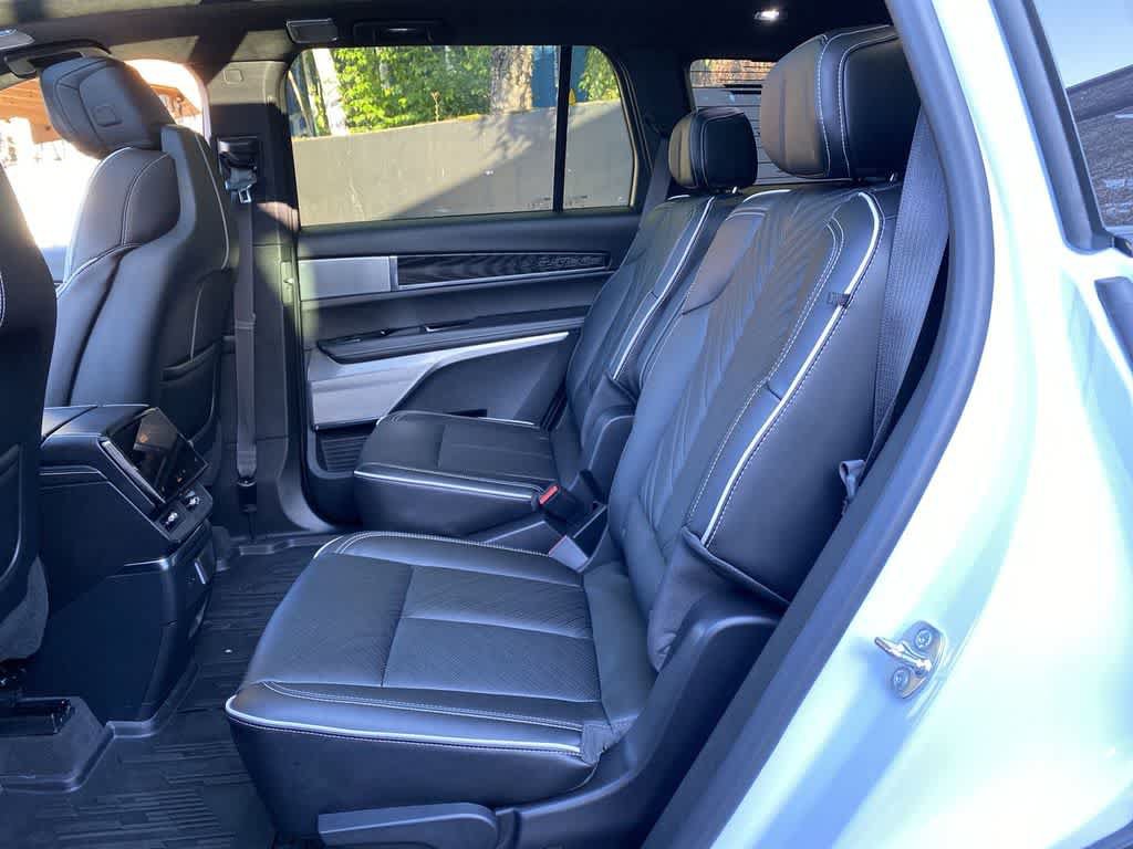Certified 2026 Cadillac Vistiq Premium Luxury w/ LPO, Floor Liner Package AWD/4WD image 15