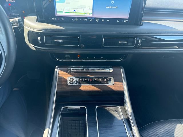 Certified 2025 Lincoln Aviator Reserve w/ Jet Appearance Package AWD/4WD image 23
