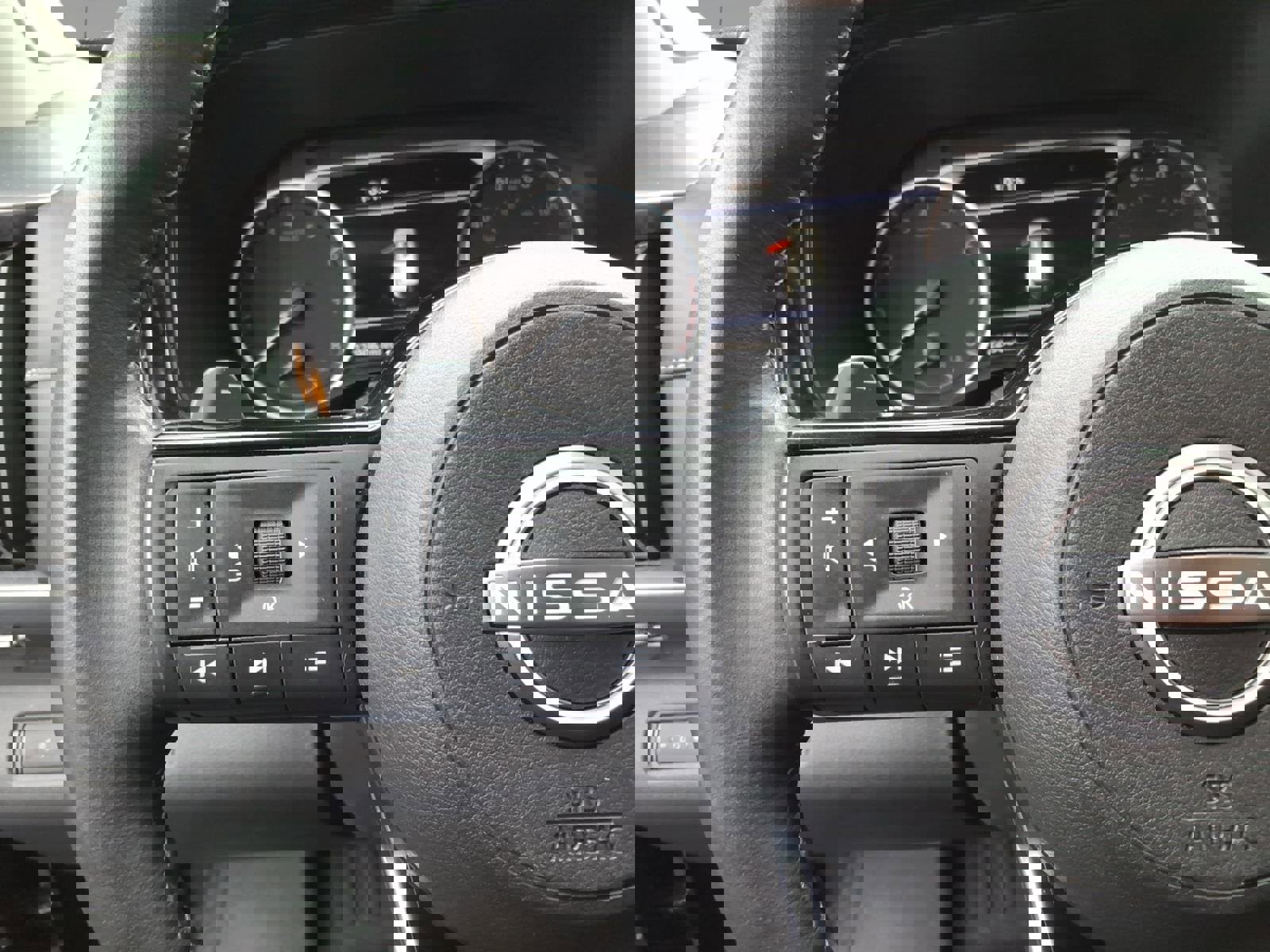 Used 2023 Nissan Pathfinder SL w/ SL Premium Package image 12