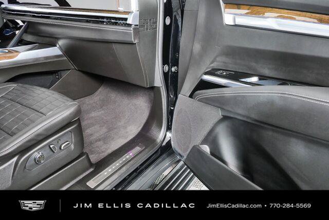 Used 2026 Cadillac Escalade Platinum Sport w/ LPO, ONYX Package AWD/4WD image 26