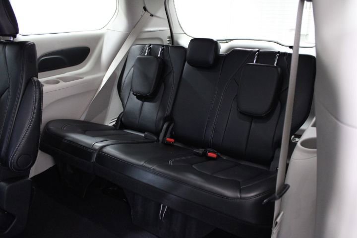 Used 2024 Chrysler Pacifica Touring-L image 56