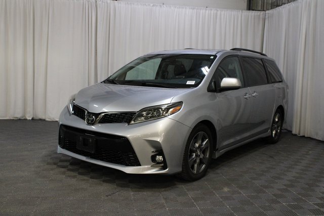 Used 2018 Toyota Sienna SE image 26