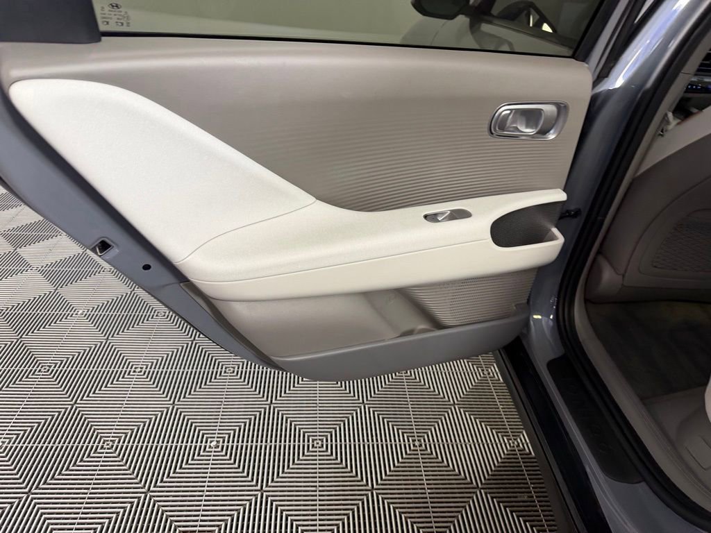 Used 2025 Hyundai Ioniq 6 SEL image 29