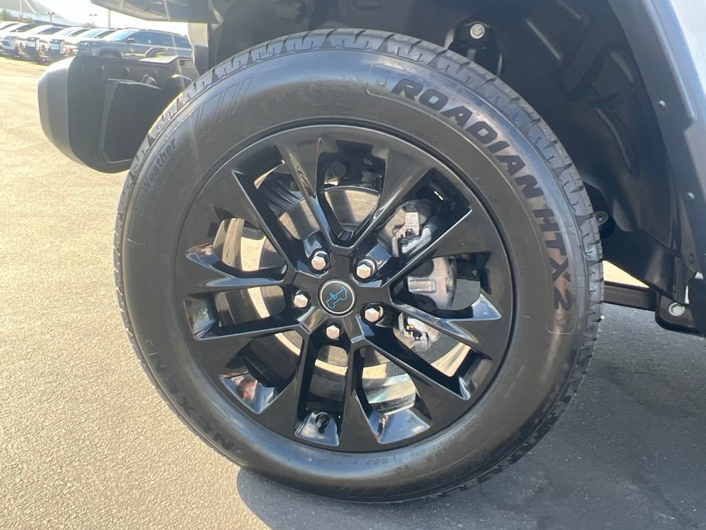 Used 2025 Jeep Wrangler Unlimited Sahara AWD/4WD image 13