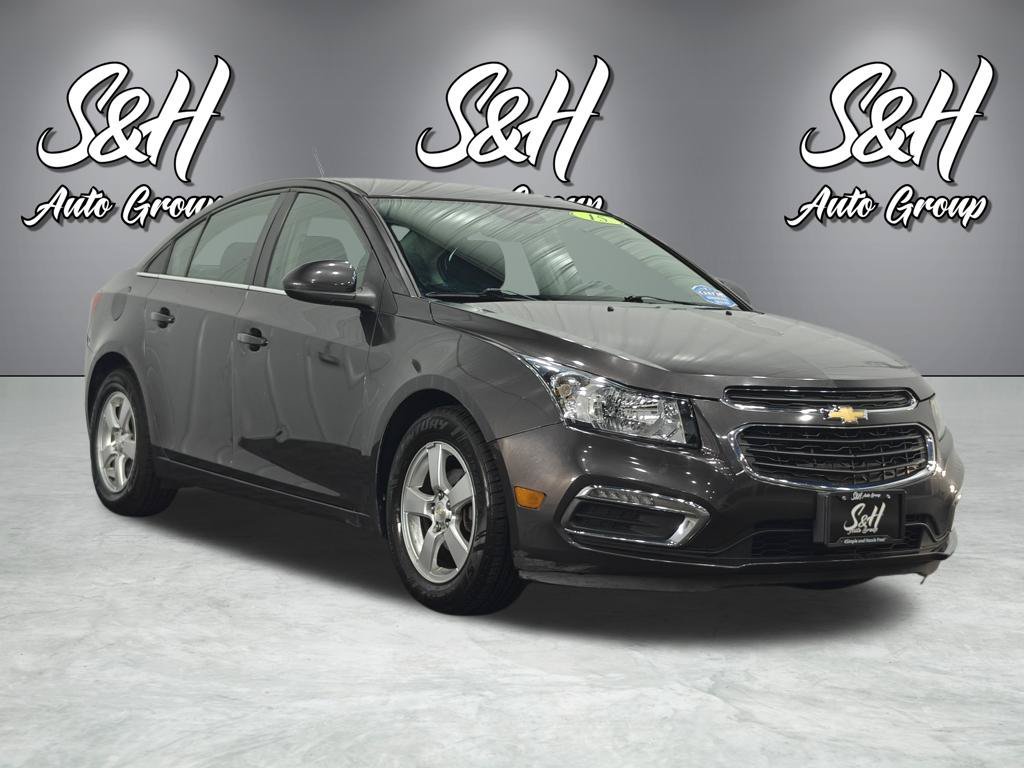 Used 2015 Chevrolet Cruze LT FWD image 2