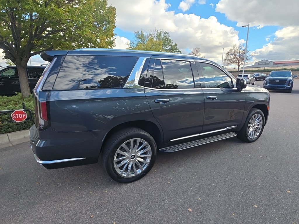 Used 2021 Cadillac Escalade Premium Luxury AWD/4WD image 6