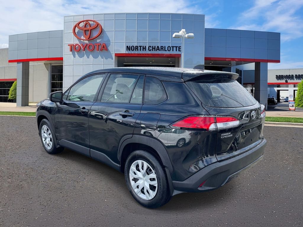 Used 2023 Toyota Corolla Cross L image 7
