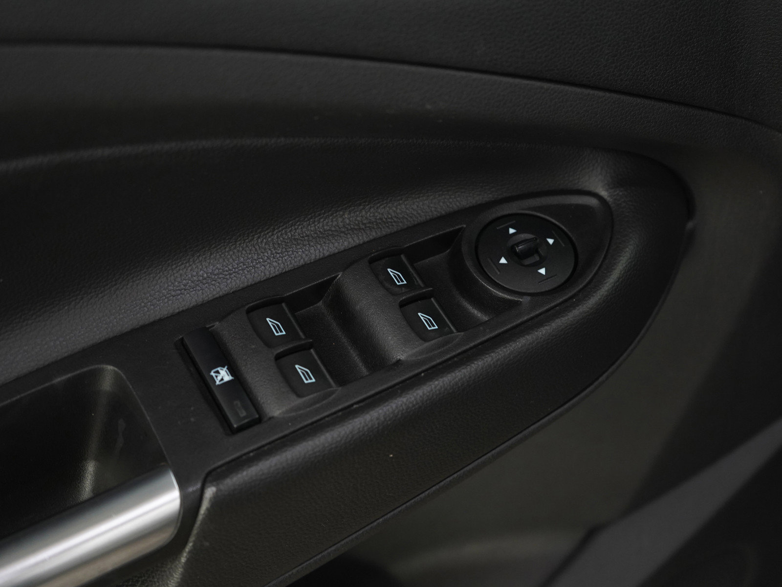 Used 2018 Ford Escape SE image 19