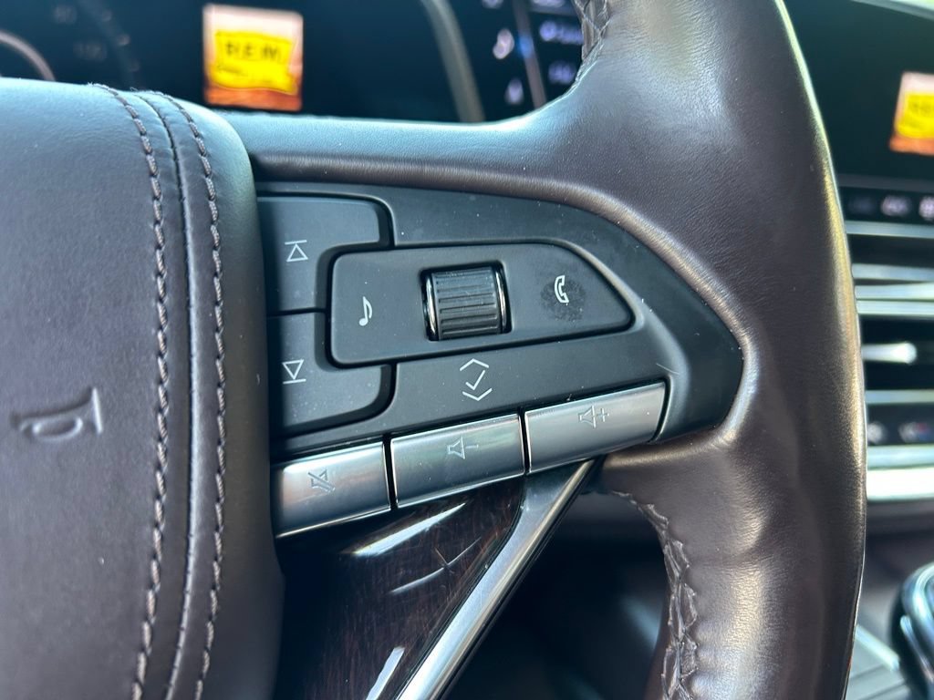 Used 2022 Cadillac Escalade Premium Luxury Platinum RWD image 30