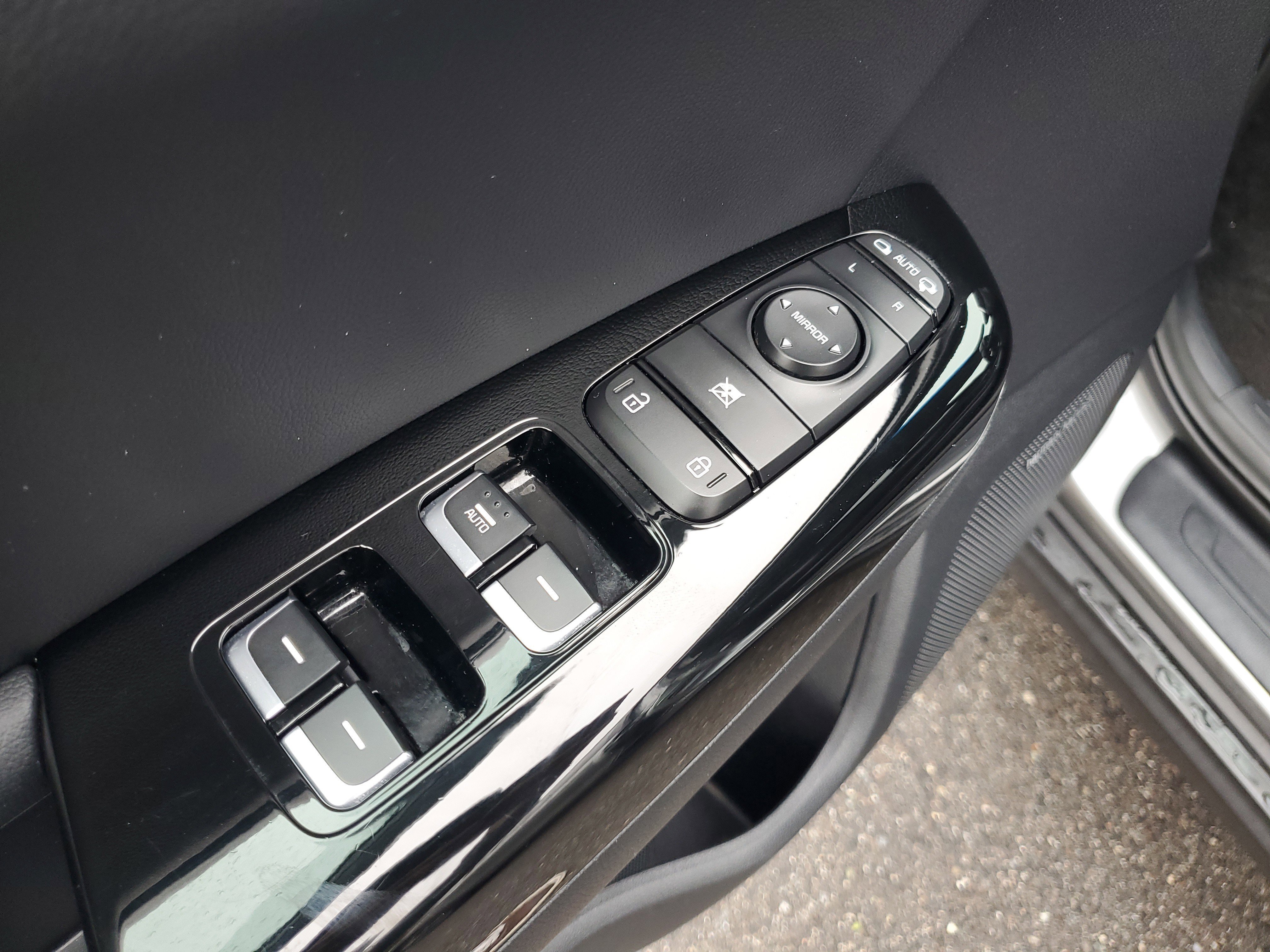 Certified 2021 Kia Sportage EX w/ EX Technology Package image 23