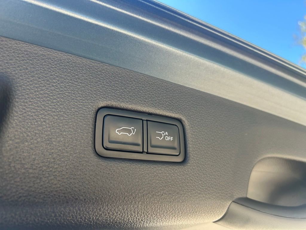 Used 2023 Kia Carnival SX Prestige image 43