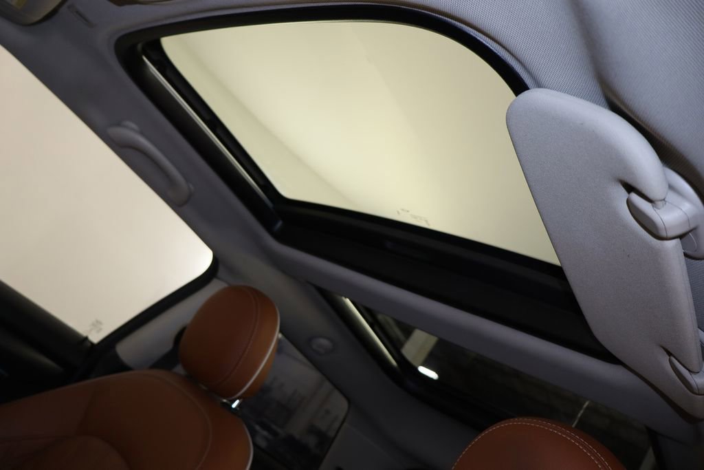 Used 2023 MINI Cooper 2-Door Hardtop w/ Signature Upholstery Package image 18