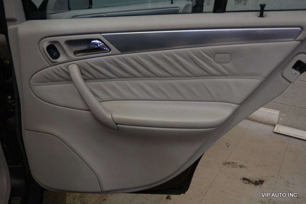 Used 2005 Mercedes-Benz C 55 AMG Sedan image 10