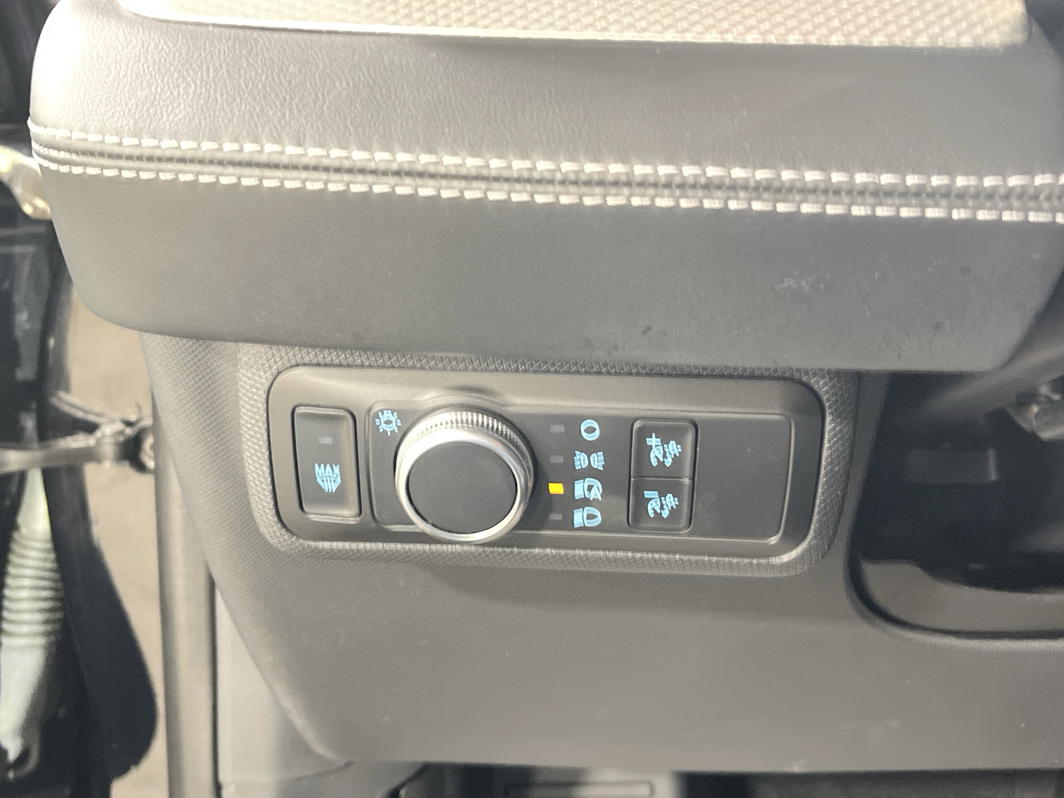 Used 2021 Ford Mustang Mach-E Select image 19