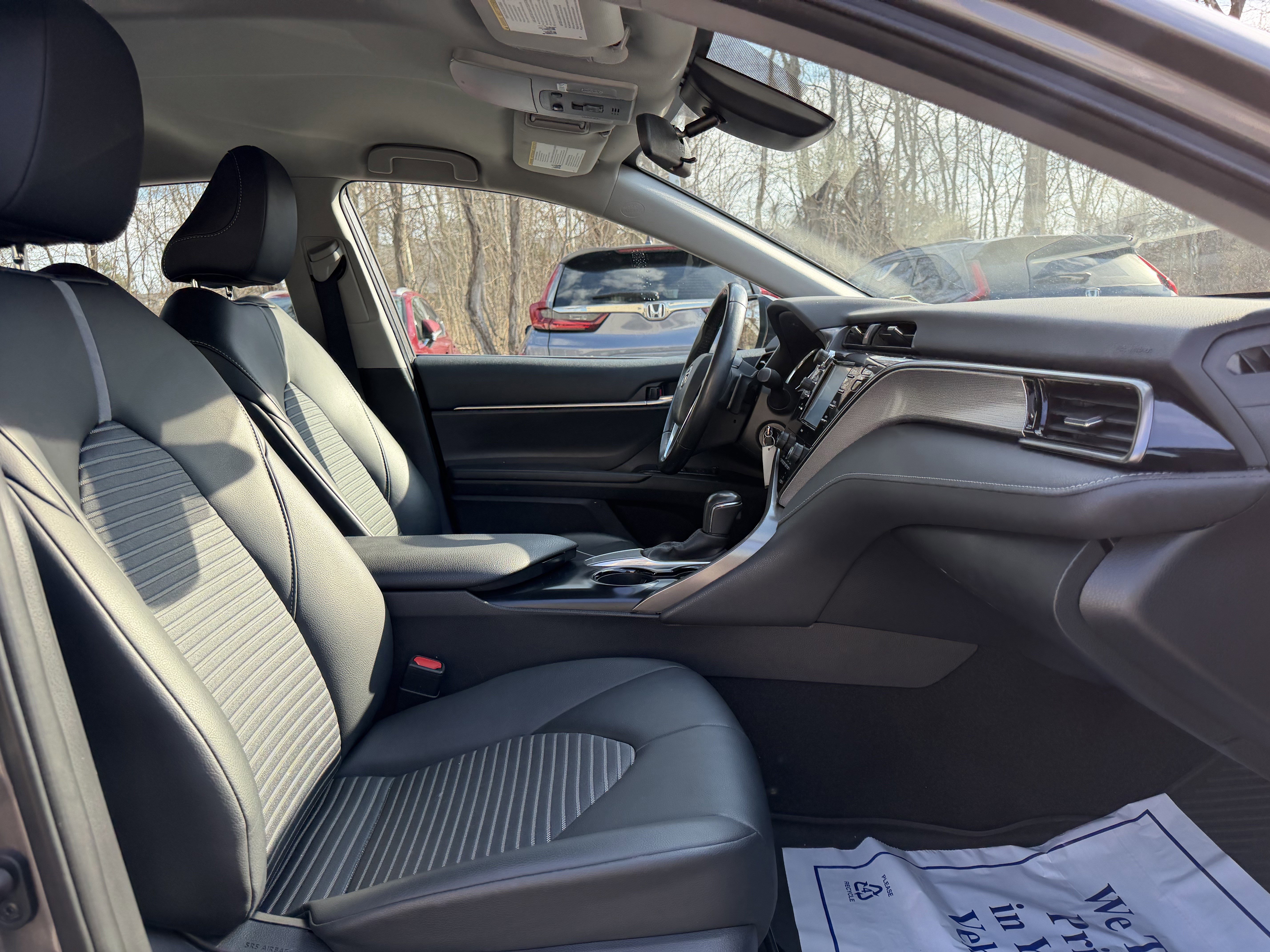 Used 2020 Toyota Camry image 13