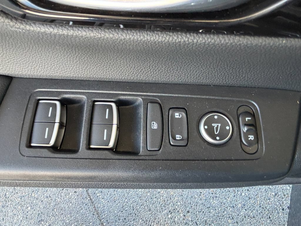 Used 2025 Honda CR-V EX-L image 27