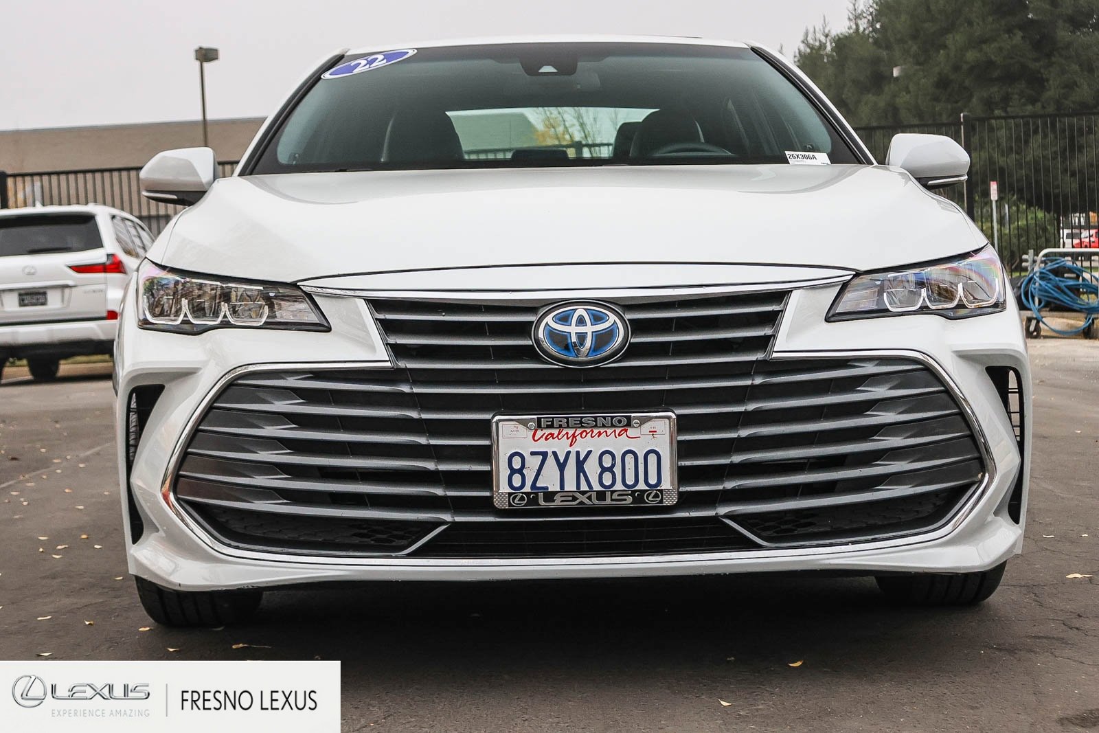 Used 2022 Toyota Avalon XLE image 2