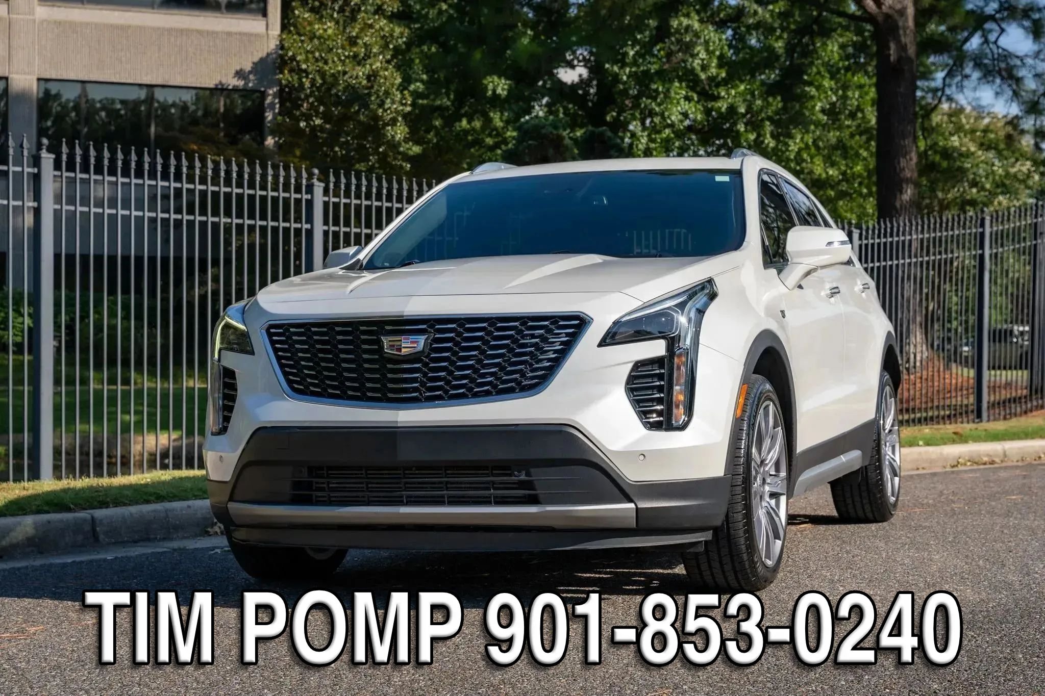 Used 2023 Cadillac XT4 Premium Luxury w/ Cold Weather Package FWD image 3