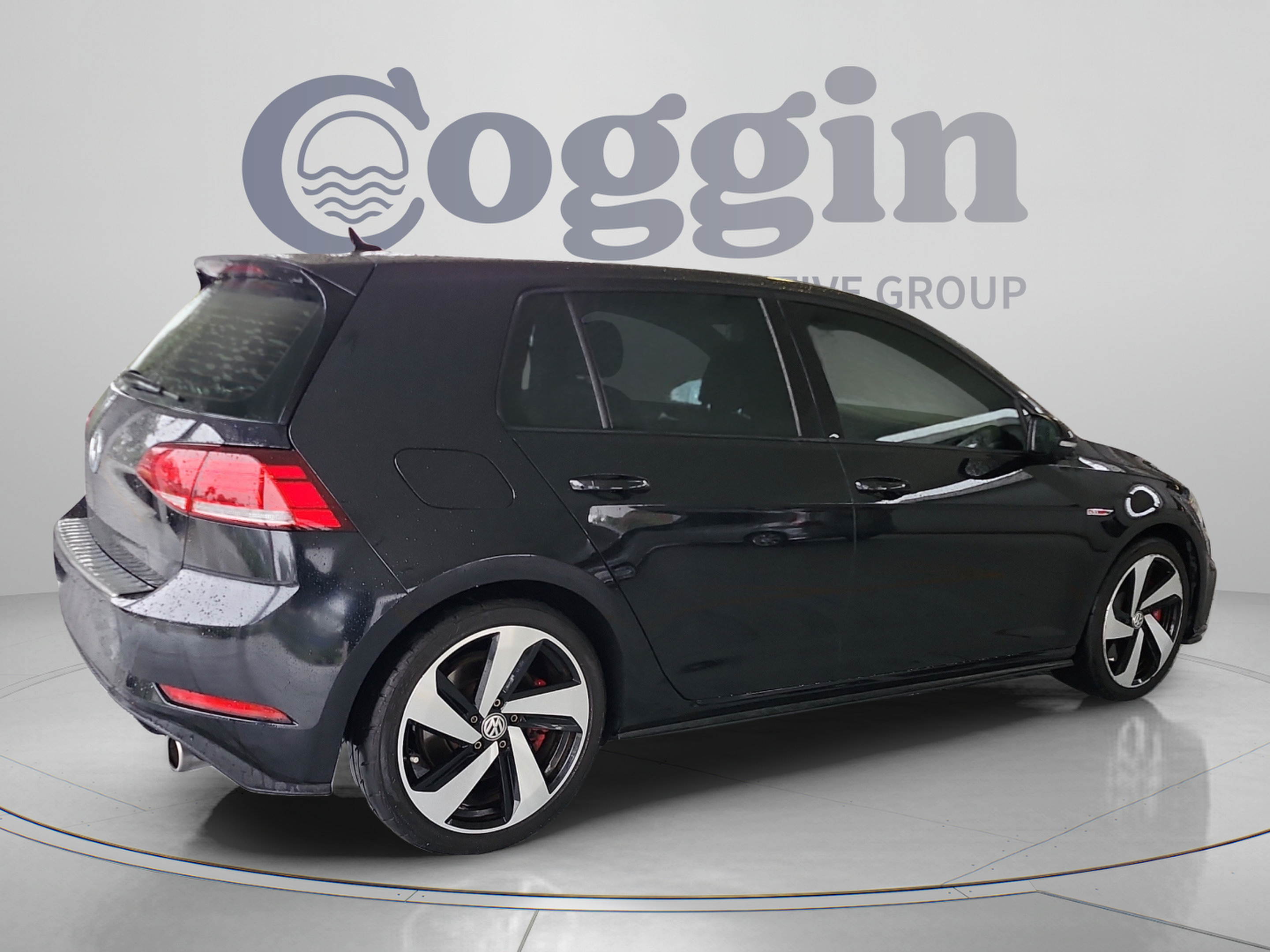 Used 2019 Volkswagen Golf 4-Door FWD image 5