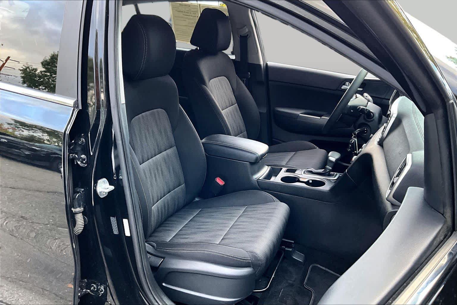 Used 2020 Kia Sportage LX AWD/4WD image 8
