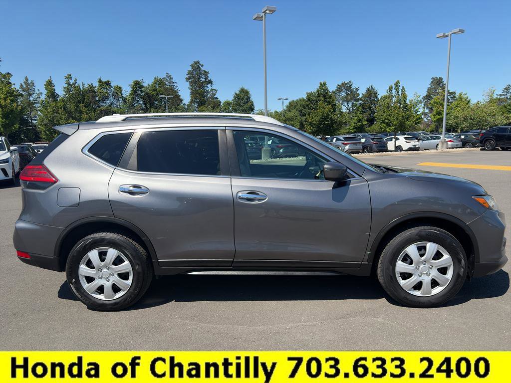 Used 2017 Nissan Rogue S w/ S Appearance Package AWD/4WD image 8