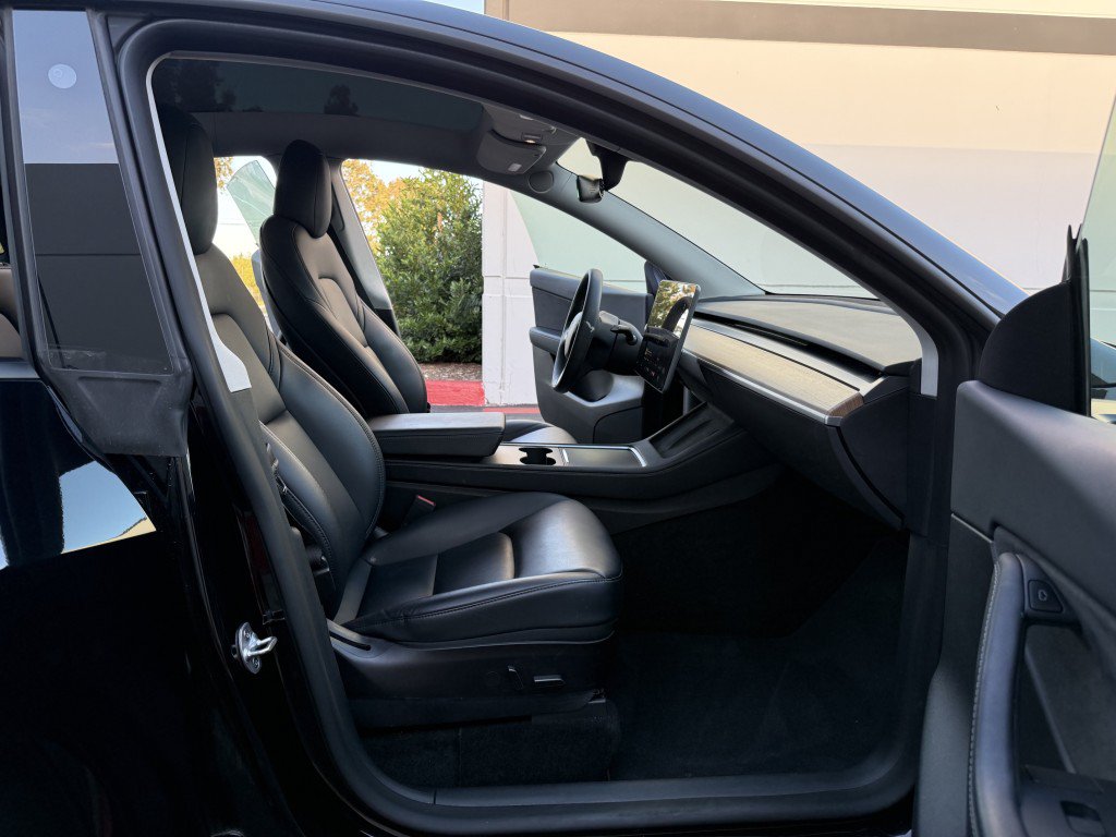 Used 2022 Tesla Model Y Long Range AWD/4WD image 12