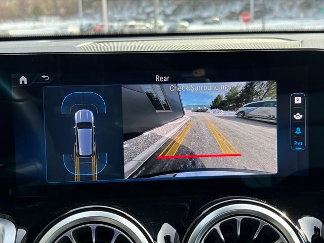 Used 2025 Mercedes-Benz GLB 250 GLB 250 image 33