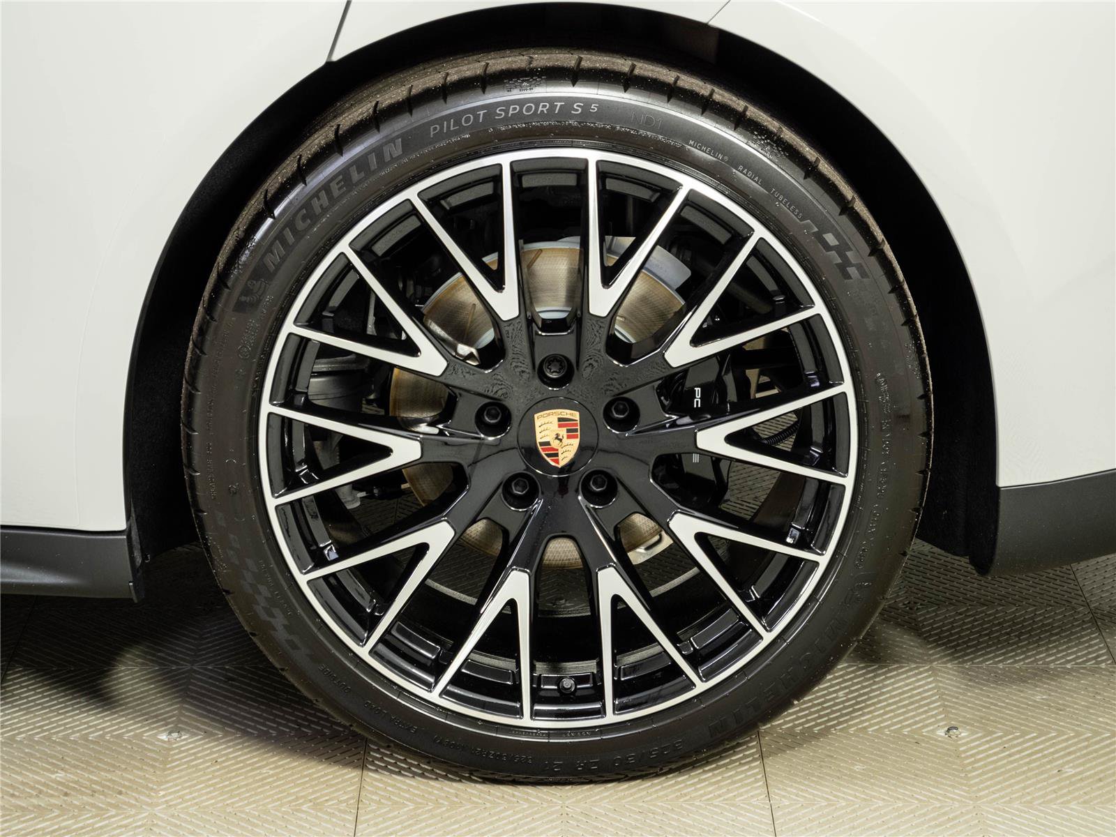 New 2026 Porsche Panamera image 39
